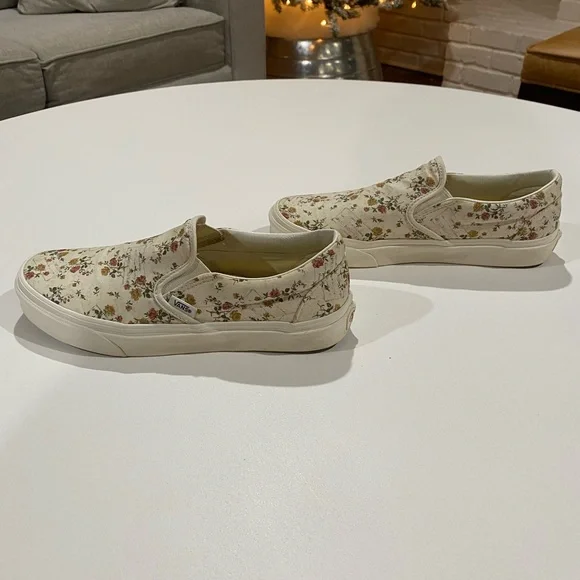 Women’s floral vans - Picture 3 of 7